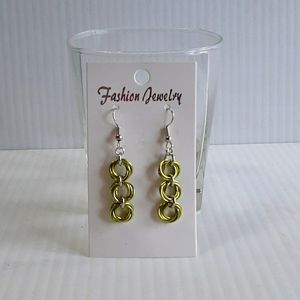 Hand CraftedEarringsPierce ChainMailleTripleMobius